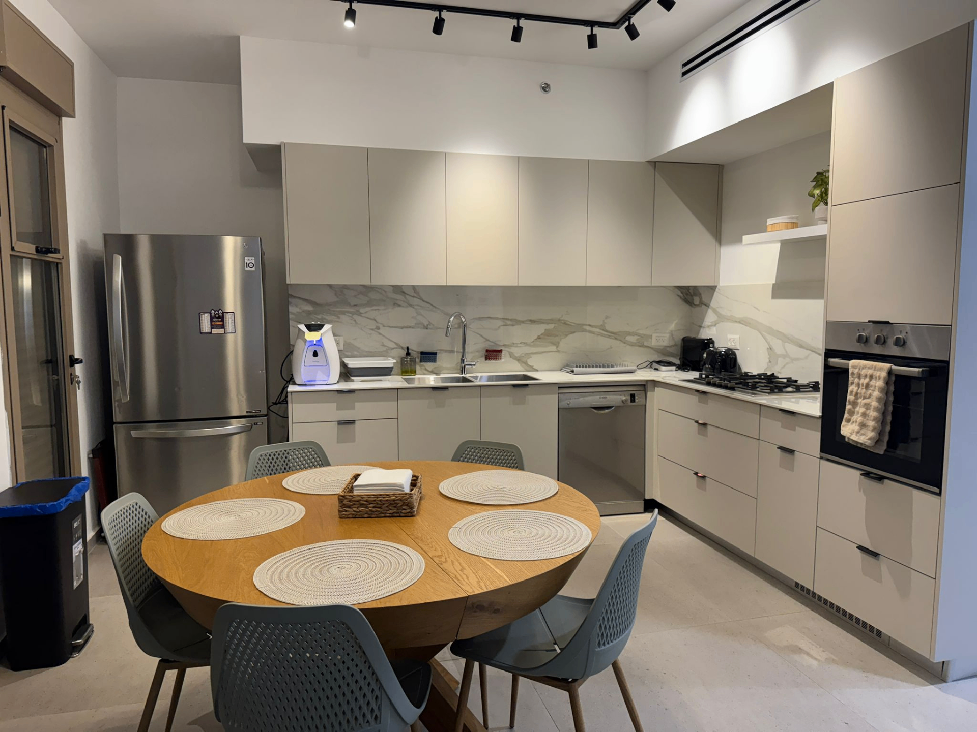 Kitchen with dining table